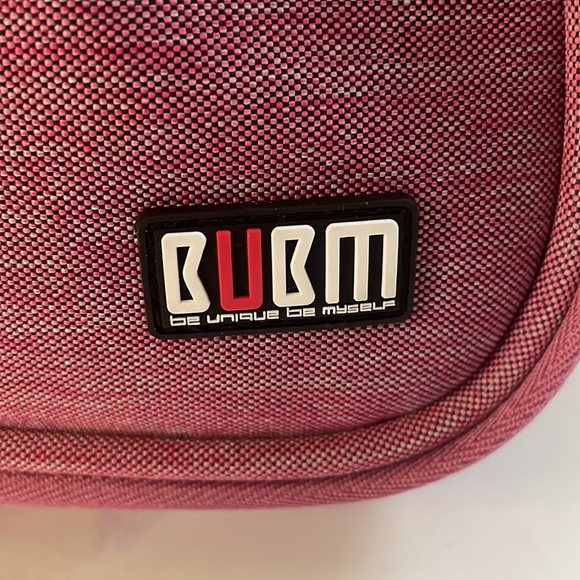 NWOT Be Unique Be Myself Electronic Organizer/Travel Gadget Bag - Picture 2 of 7